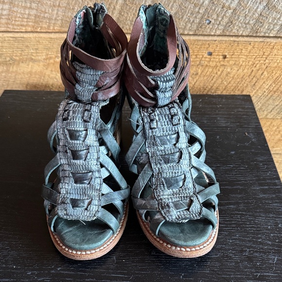 Freebird Penny in Teal Size 8 - Picture 7 of 12